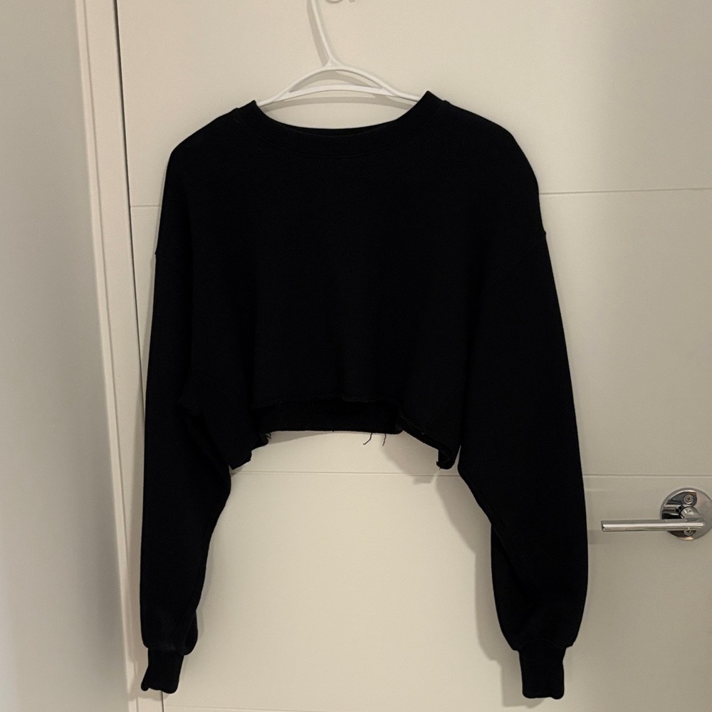 Black Artizia Cropped Sweatshirt